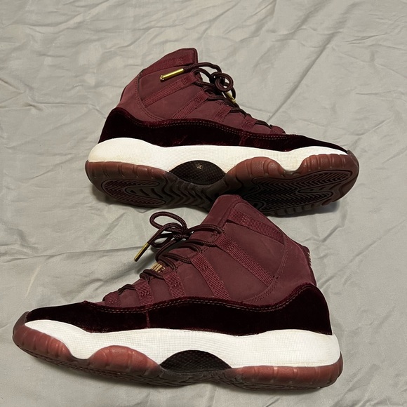 Air Jordan 11 Retro GG Heiress Velvet size 4 (5.5 in Women) - Picture 3 of 9